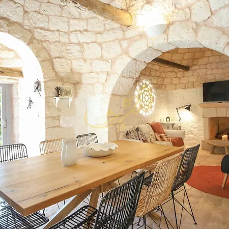 Td Trulli Locobello Stylish & Cozy Trulli With Pool Holiday home